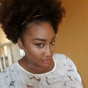 Meet your Posher, Alexzandria